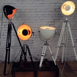 Lampe à poser design projecteur Hollywood cinéma 